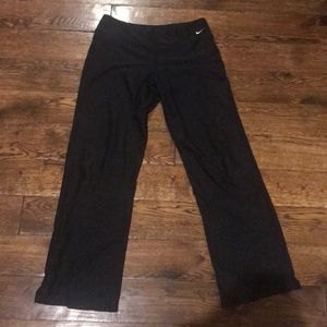 Nike flare/bootcut leggings